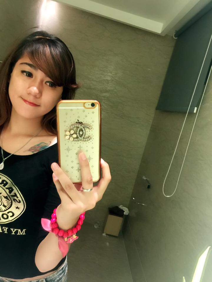 bilaaury's tweet photo. Selamat malam https://t.co/6naBjRot68