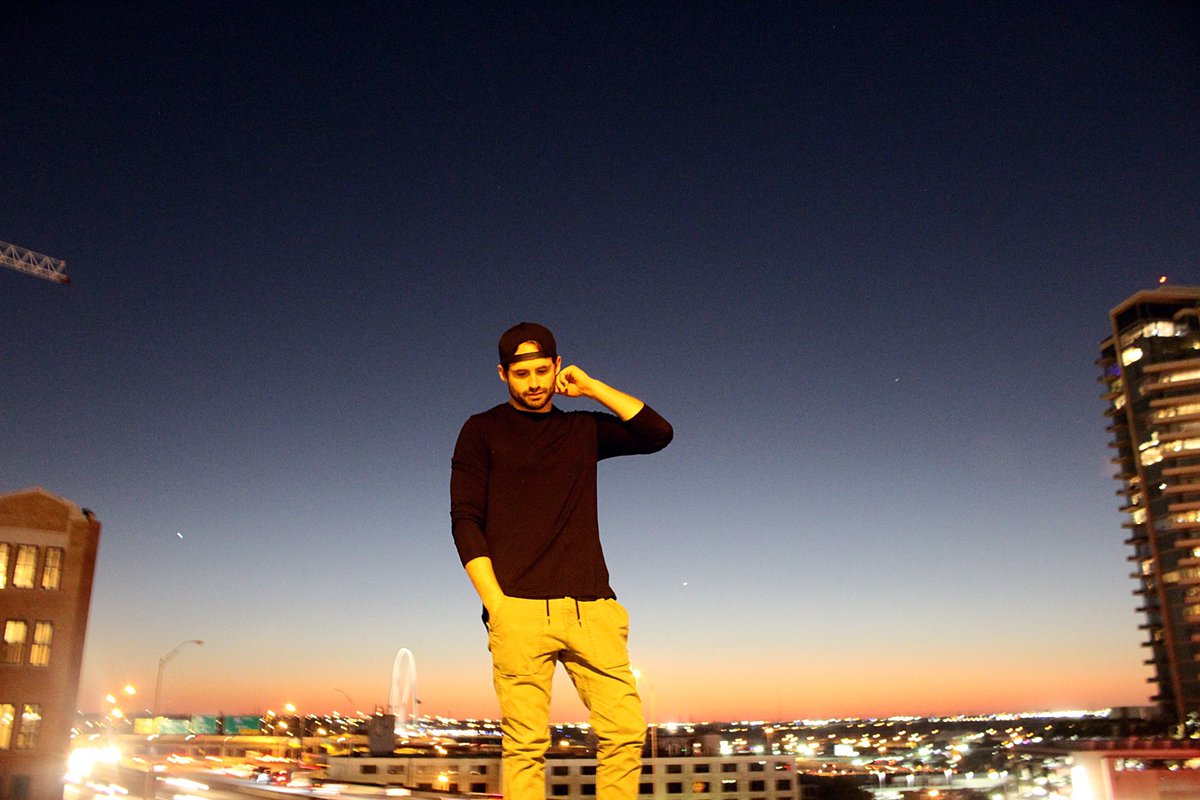 barret_turner's tweet photo. City.... #EDM #Music #NowPlaying #photography https://t.co/bCrJ9pyfeL