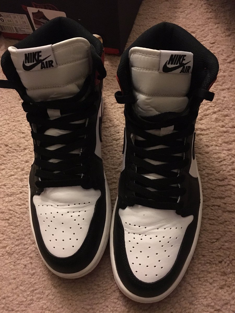 SolesSam's tweet photo. $160 shipped/gifted Size 9.5 cond 9/10 replacement box. White laces never used and bagged. No scuffs, flaws or anything. RT please https://t.co/4bHEgGHvTm