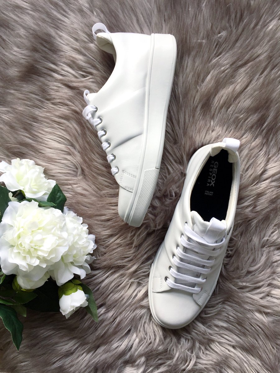 ShoeTease's tweet photo. Not your average white #sneakers: waterproof & resiliant! @geox #mygeox #startbreathing https://t.co/o8lgh729rH https://t.co/ssCmobkaDV