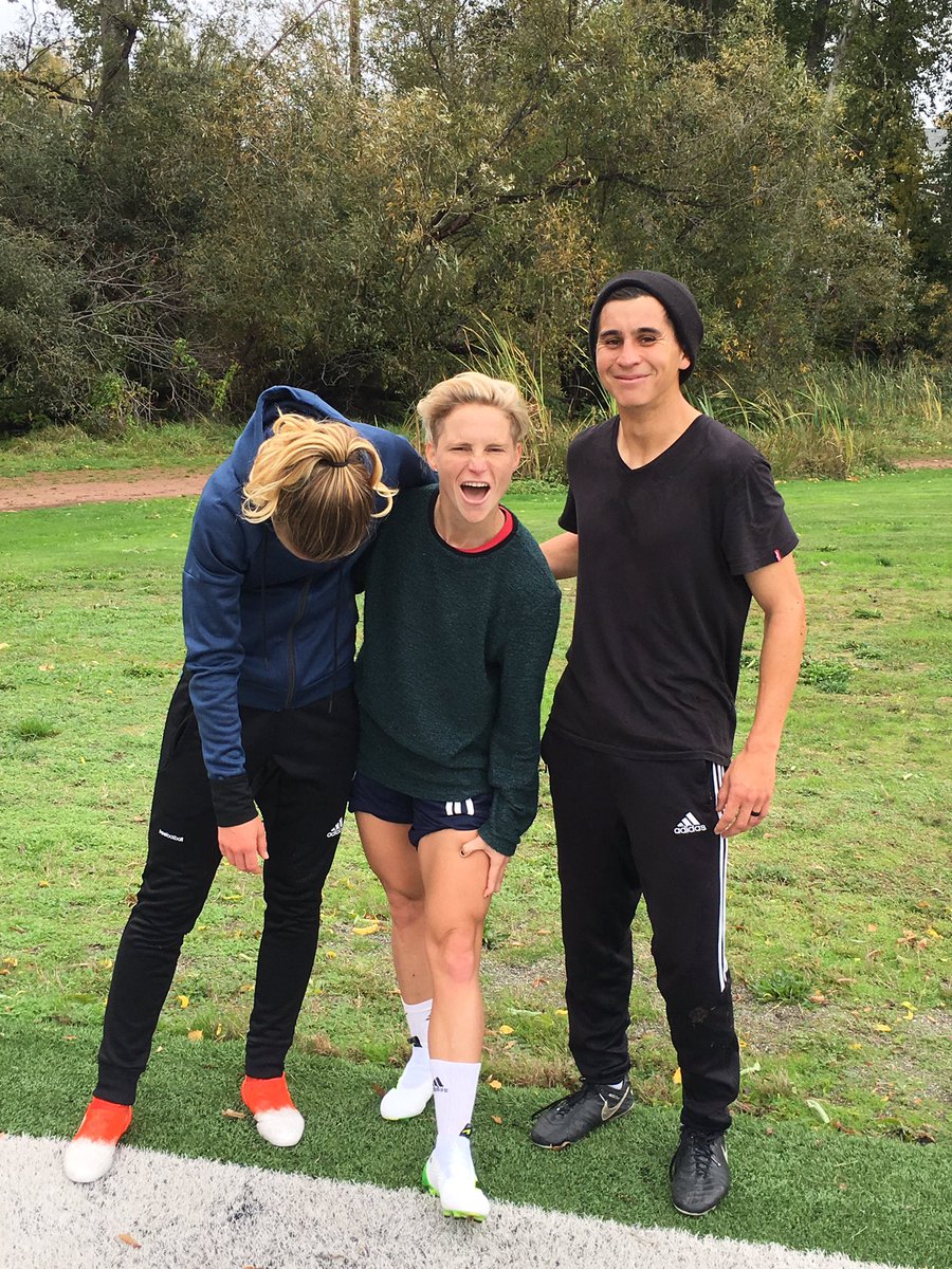 JessFishlock's tweet photo. Welcome to @Nick_Leman_ Early morning ' Run til Your Sick ' group @beverlygoebel .. #MudInYoFace #ChasingBoys #SeeYouNever https://t.co/KPXucmHGCN