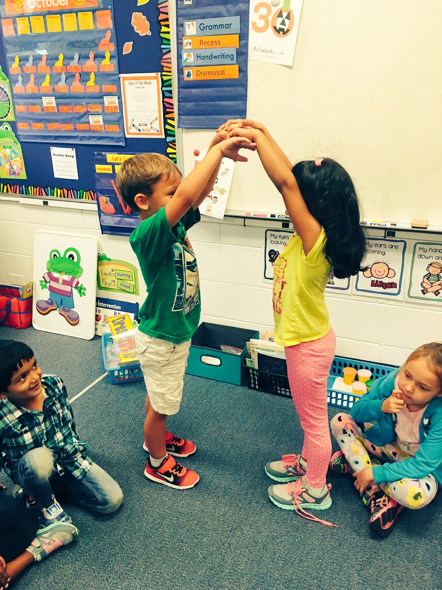 MissEisenhuth's tweet photo. Greeting one another in a new and fun way! #IvyHillLeague #ResponsiveClassroom #handstack https://t.co/5Emm2bBfhV