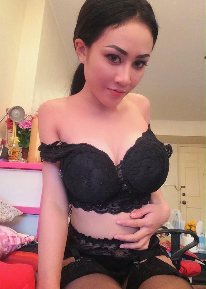 putriichand's tweet photo. Costume udah siap untuk camsez https://t.co/8kG489IRiZ