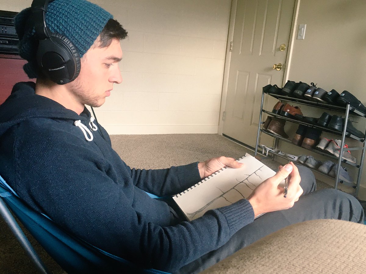 Marina_squire's tweet photo. Watching someone you love do what they love is just.... Lovely ☺️🎨 https://t.co/BJgRPx3yPO