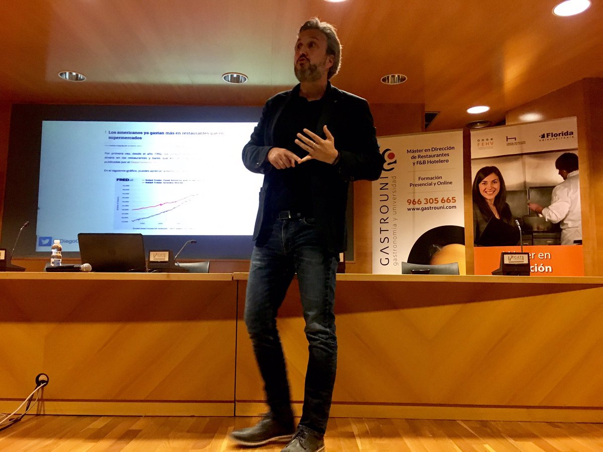 JesusOrtegaVLC's tweet photo. Interesante charla sobre la gestión de restaurantes en el cdt #fehvgastrouni , os recomiendo el Master a todos los que queráis aprender más. https://t.co/jn8j81eTLz