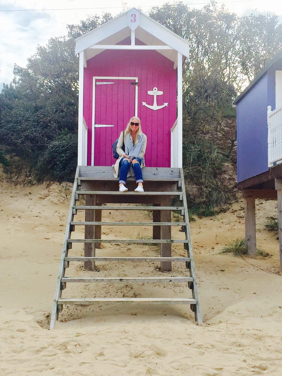 KatieB1818's tweet photo. Being a tourist!! @OnNorfolksCoast #beachfun https://t.co/vhG79vjWAd