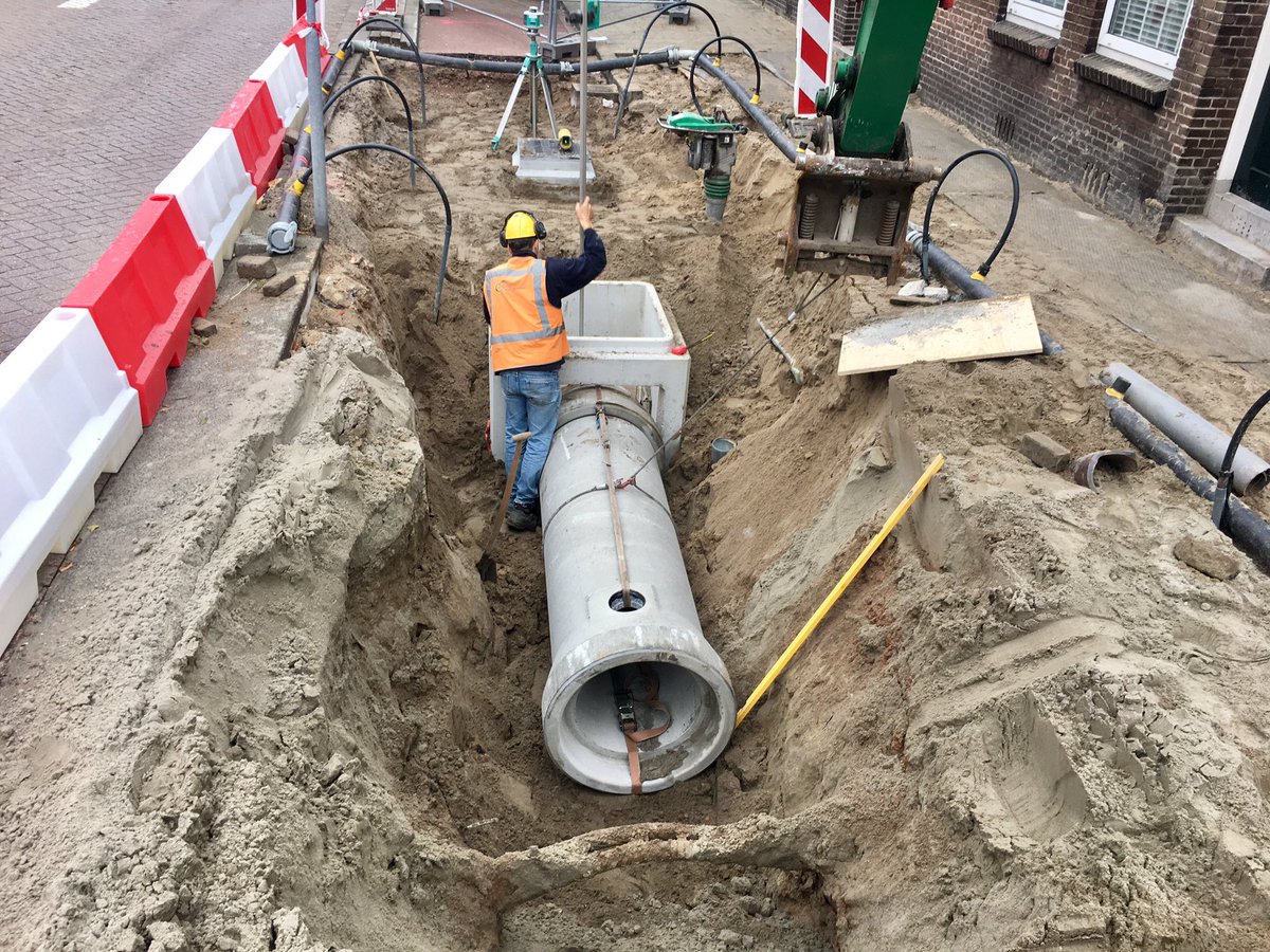 OliviervanDet's tweet photo. Weer een mooi stukje werk gemaakt vandaag  #Rozenlaan @EVSinfrabouw @vdhelmbedrijven https://t.co/avbJbfjG62