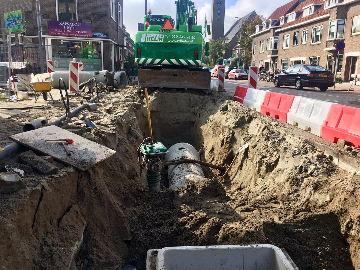 OliviervanDet's tweet photo. Weer een mooi stukje werk gemaakt vandaag  #Rozenlaan @EVSinfrabouw @vdhelmbedrijven https://t.co/avbJbfjG62
