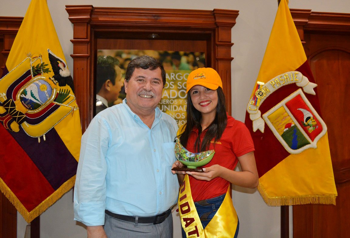 municipiopasaje's tweet photo. Alcalde junto a candidatas #AngieSalinas #AngieMora #SharonNoblecilla #DoraBustamante @canalorovision @MachalaMovil @radioRVO @superior927fm https://t.co/IG3eFKq9Ly