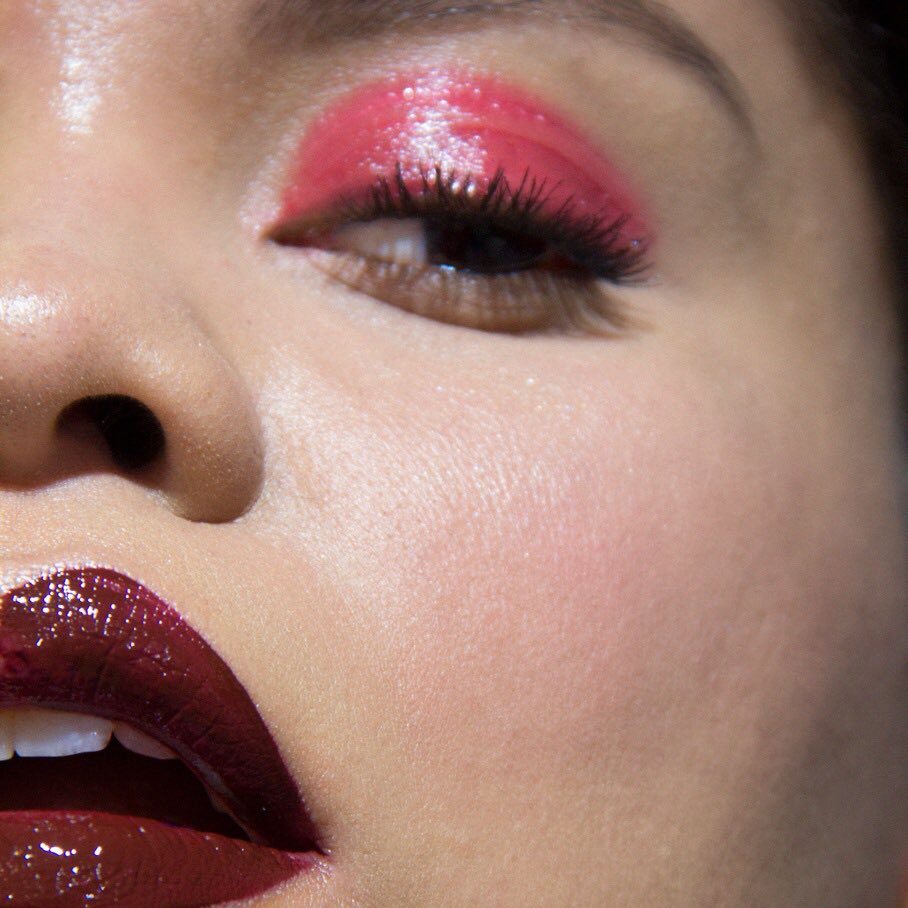 Fin de semana intensivo de piel descubriendo las posibilidades de las bases comerciales. Modelo @alejiskan ayudante maquillaje @karol_cake