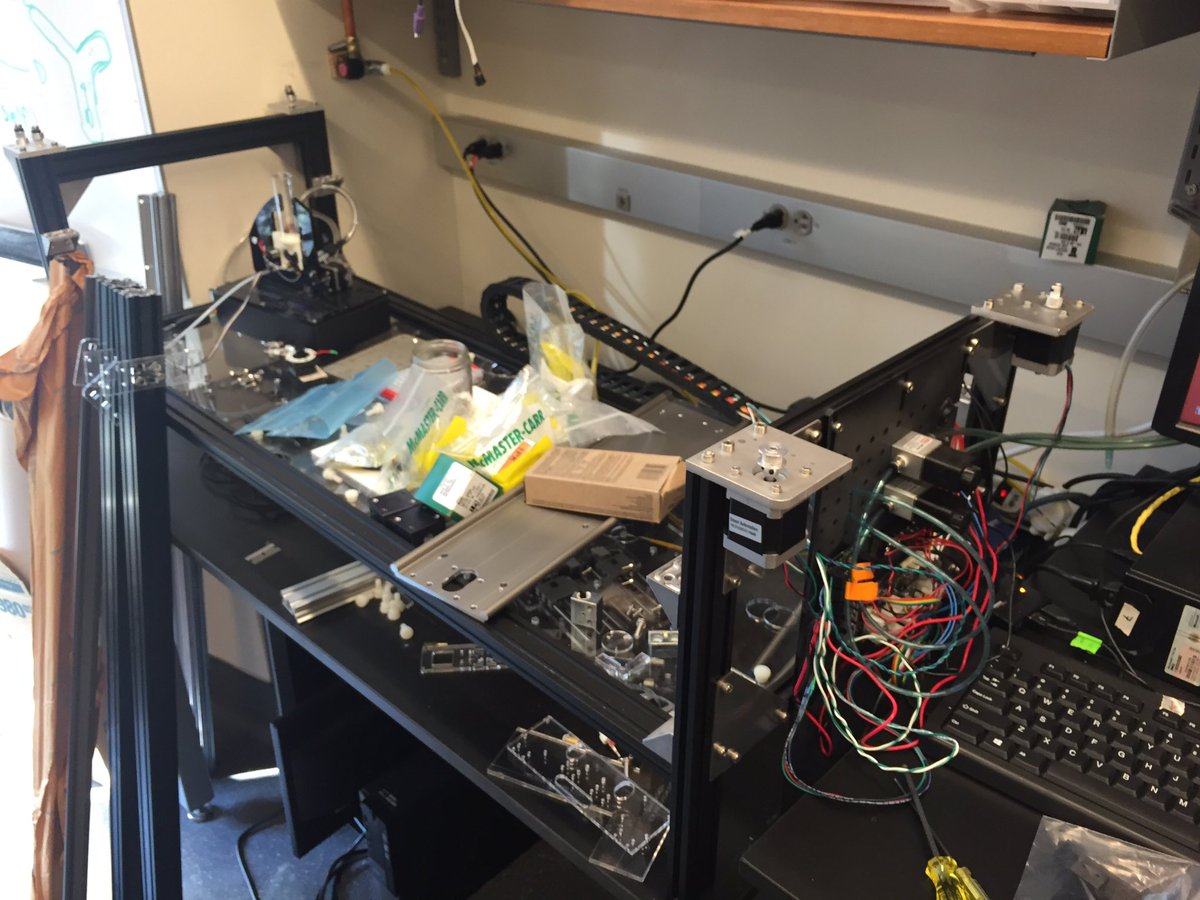 FlySorter's tweet image. Current status - everything&apos;s in pieces. Gotta tear down to rebuild! #FlyRobot