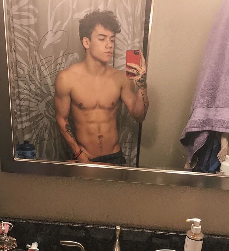 My mcm 😻😻😻🙈🙈🙈🙈😘😘😘<a href="/NxtTodxy/">♛Wes♛</a>