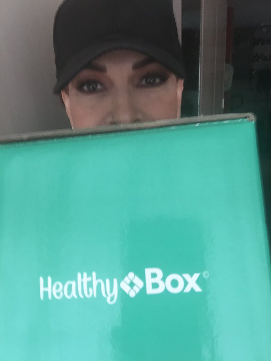 Por una vida mas sana!!! Gracias <a href="/HealthyBoxMX/">Healthy Box</a>   😍  <a href="/zoe_water/">Zoé Water®</a> 💦