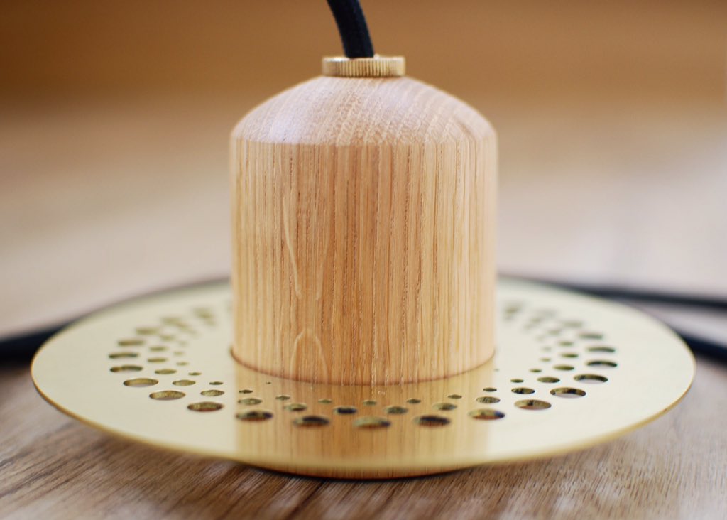 BarrowDesigns's tweet photo. The heart of Swanmore #PendantLight comes together in a flurry of solid oak grains and warm brass finishes. Shop at https://t.co/iUrQgzTRF7. https://t.co/bhnE02rSF7