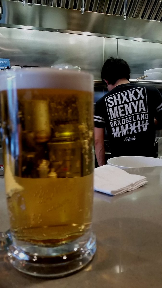 Marshalls_law's tweet photo. Pouring like a boss! #perfecthead @ShikiMenya #asahipoursensi #noodlehead happy https://t.co/MmZkqFcuUp