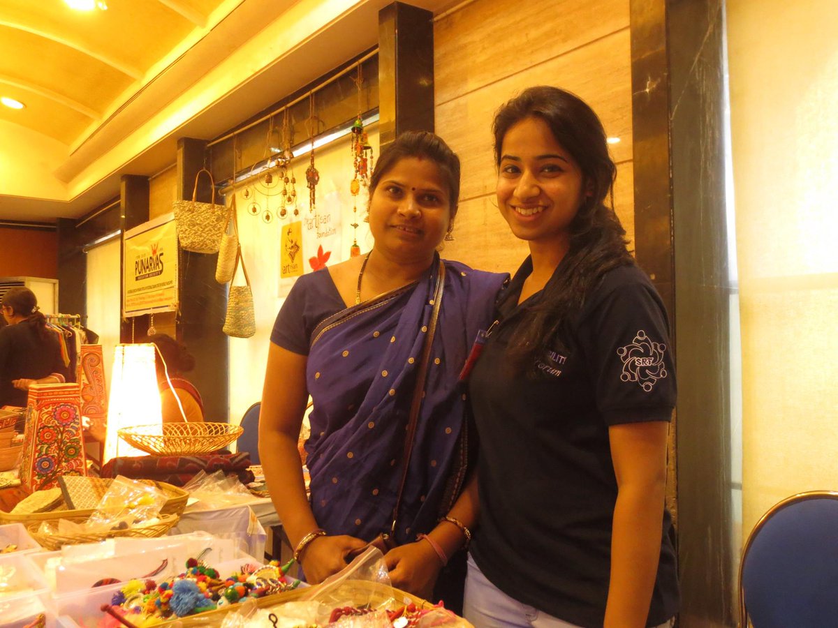 SRF_NMIMS's tweet photo. NMIMS volunteers at #ParivartanCraftsMela by #IRFT and #TataCapital successfully marketed traditional handicrafts of small producers! https://t.co/0ecktjCxMl