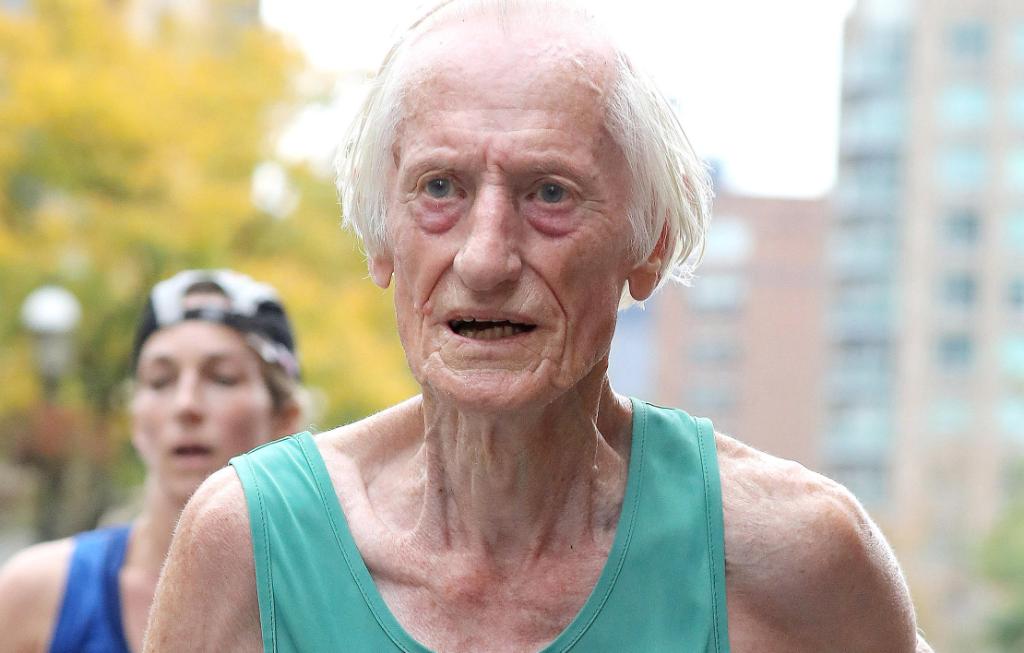 runnersworld's tweet photo. At 85, Ed Whitlock dips under 4 hours in the marathon, shattering the previous record: https://t.co/UIOf5DyMTr https://t.co/5V8C2qlObs