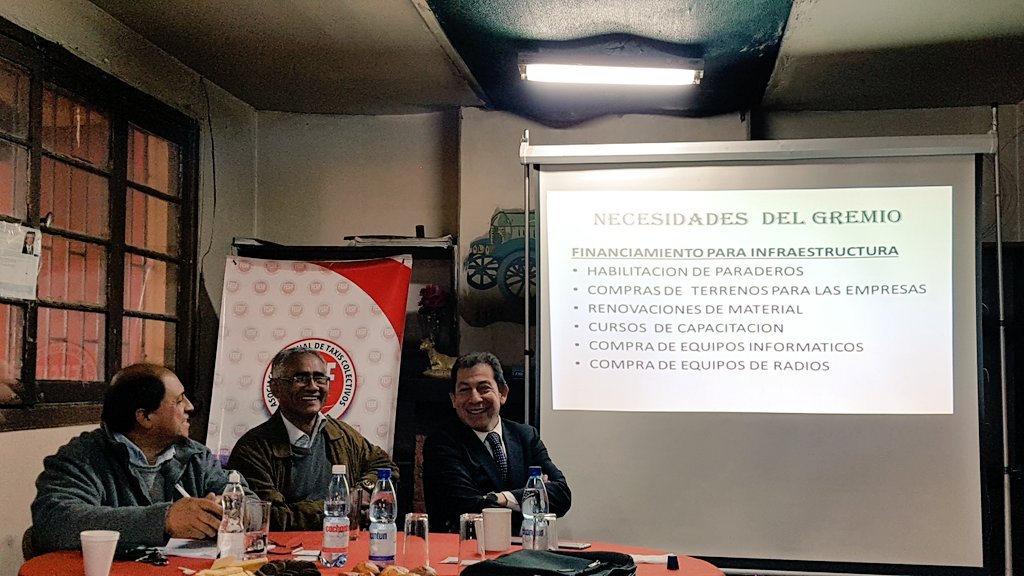 Economia_RM's tweet photo. SEREMI atiende y escucha a #FESIS A.G. de Taxis Colectivos de La Florida. Los vecinos acogen y presentan inquietudes a la Atoridad Regional. https://t.co/hDaLdcOpi1