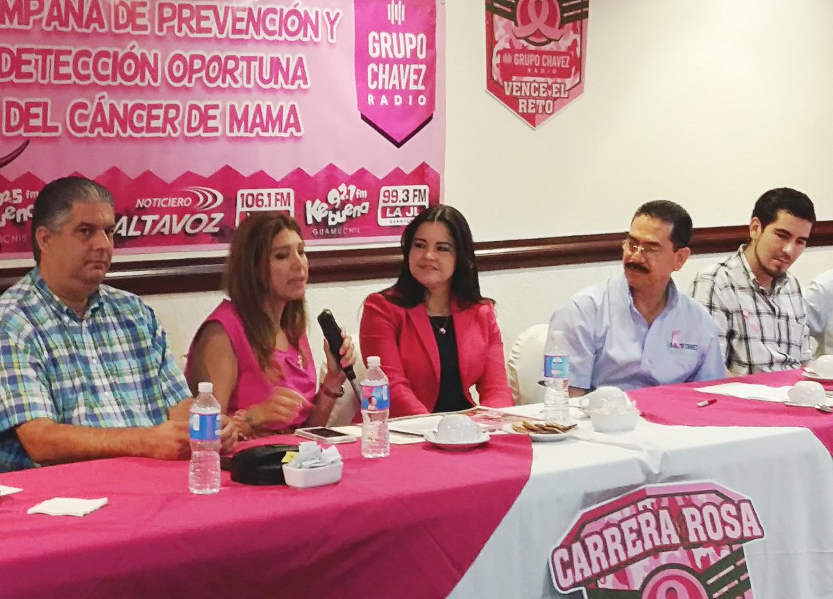 gobguamuchil's tweet photo. #AlMomento Rueda de prensa Carrera Rosa Grupo Chavez Radio Guamúchil. @LilianaCardena5 @RoqueChavezL @JuanEVarela https://t.co/ywwwVADARC