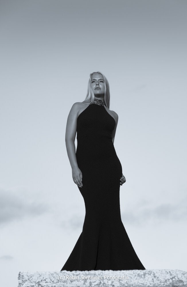 FSSommers's tweet photo. Fashion shoot Kreta https://t.co/IhyQBrJ4Y4