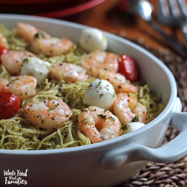 Easy Shrimp #Pasta Caprese cooks in under 20 and will make your family lick their plates! bit.ly/2dJq91z. #dinner #shrimp
