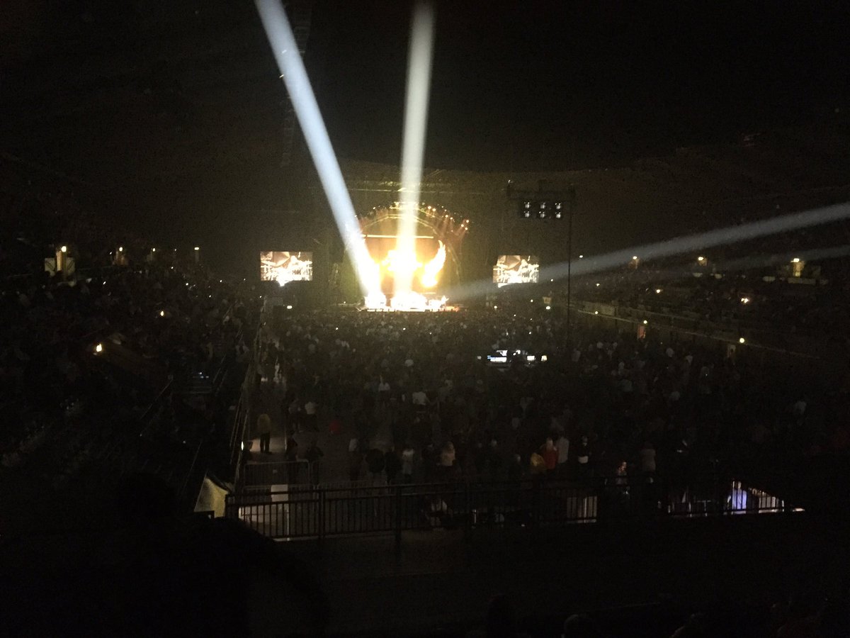 JamieBullMusic's tweet photo. Bring on Nickelback! #livemusic #WembleyArena #nickelback #burnittotheground https://t.co/23Spwh2yBs