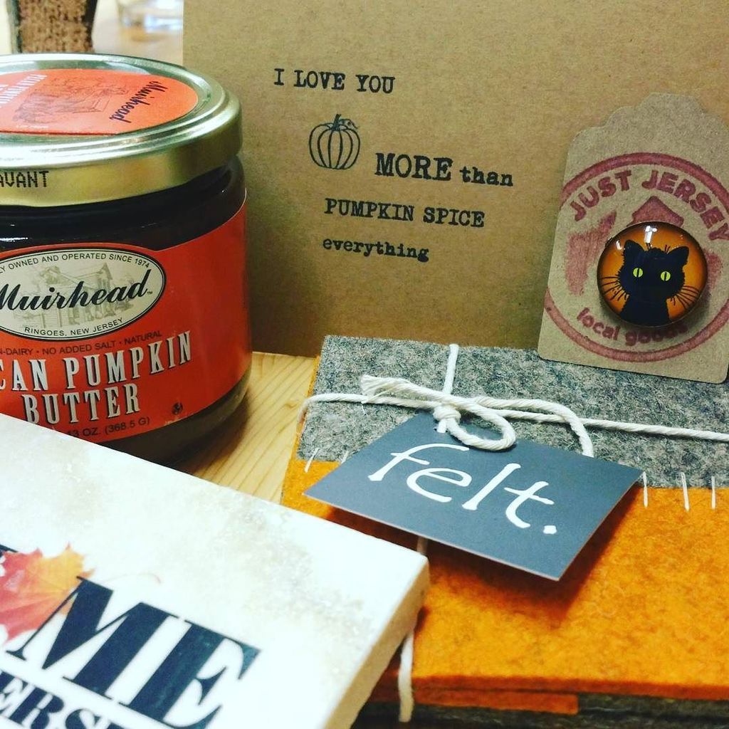 justjerseygoods's tweet photo. Everything's coming up pumpkin! #pumpkin #october #getyourfallon🍂 #handcrafted #shoplocaln… https://t.co/vBkOcZ3oy6 https://t.co/Ykw0vi8bFe