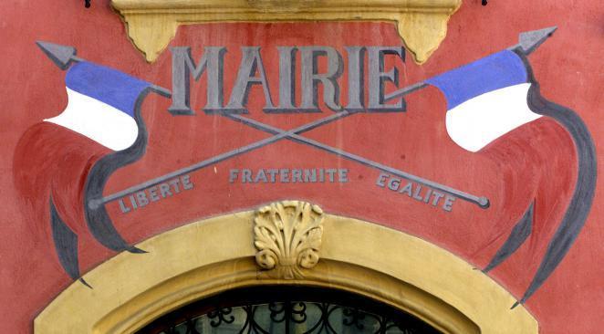 Un ancien fonctionnaire de la mairie continue à percevoir son salaire depuis 10 ans ebx.sh/2eb7XBK