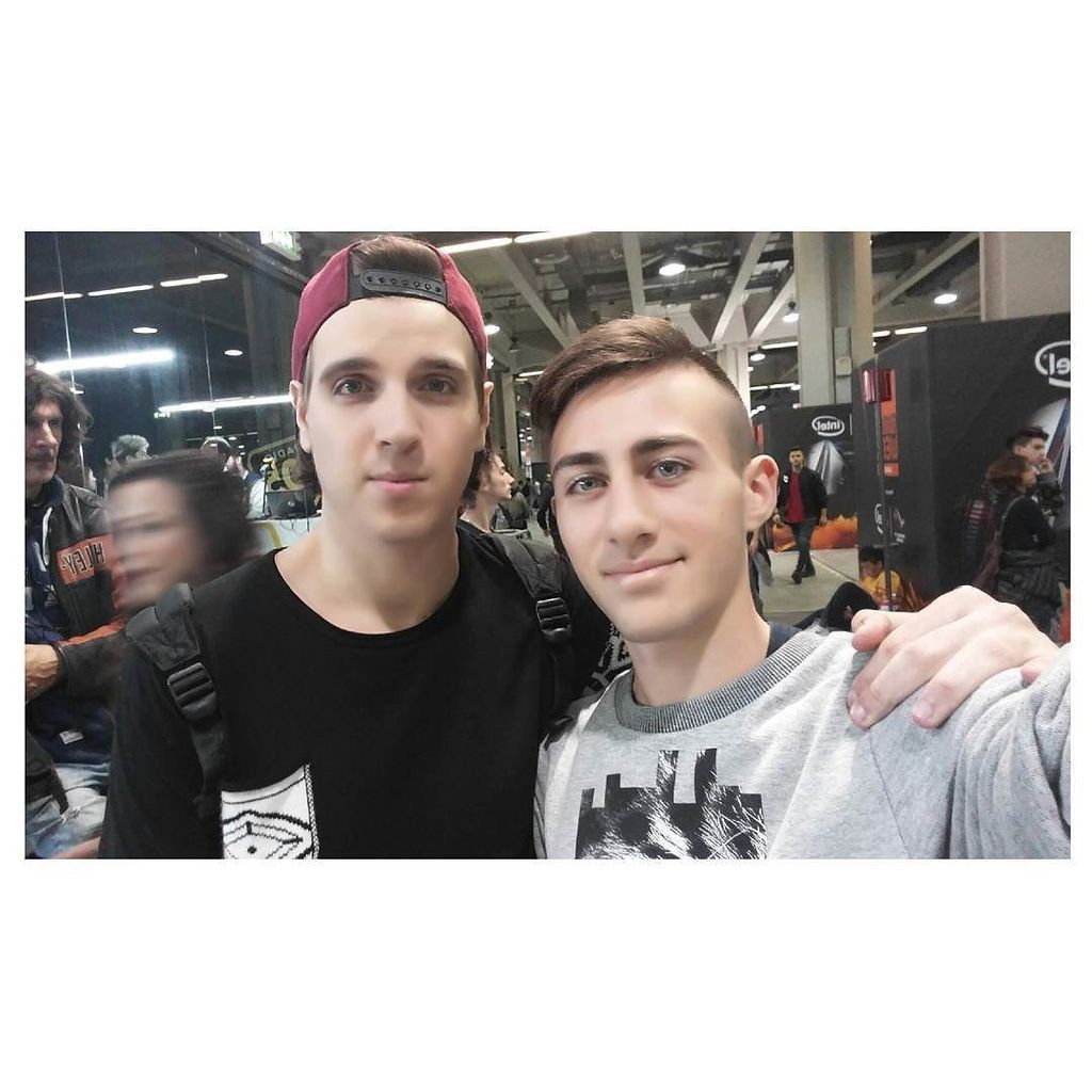 FedeAmendol's tweet photo. Dog ❤
#gamesweek2016 #gamesweek #gw #youtuber #youtube #youtubeitalia #youtubeita #youtube… https://t.co/VvUwCUAR3R https://t.co/uJ49oTMCLL