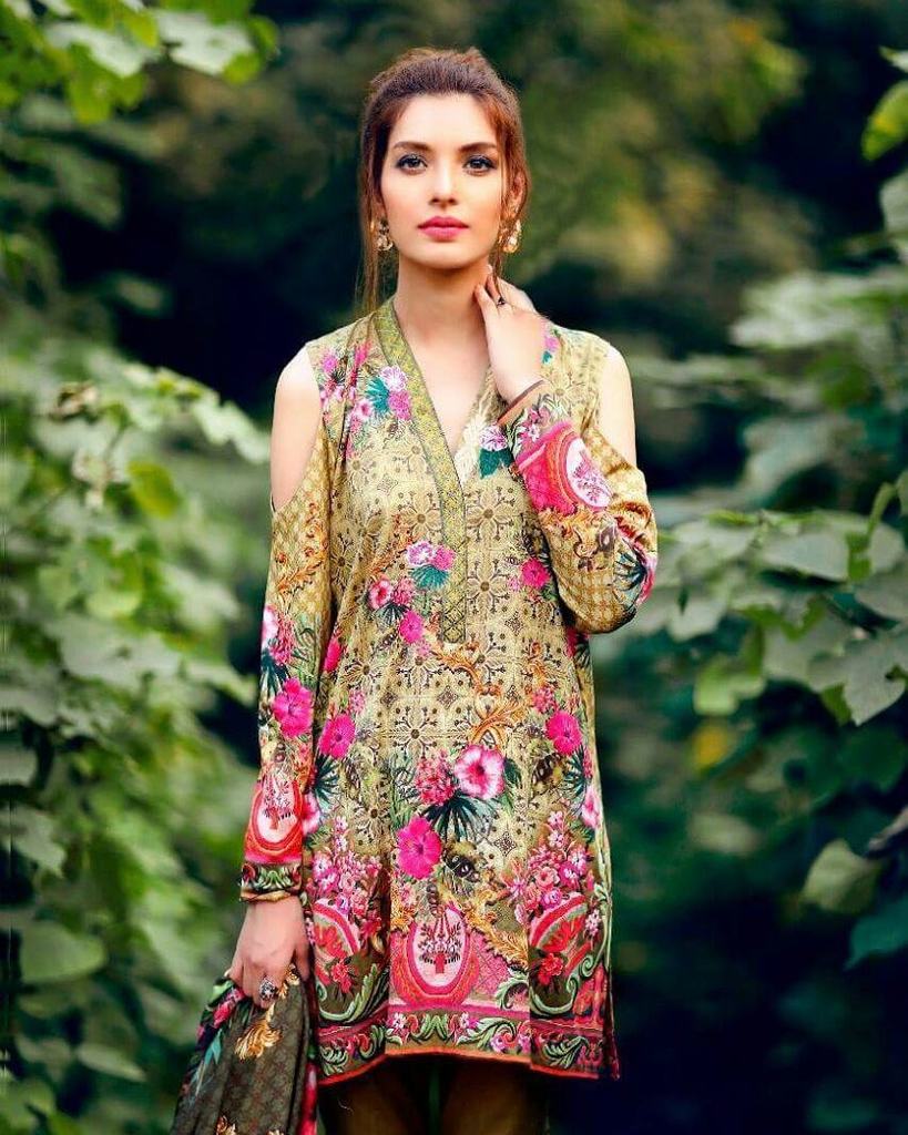 weekendpk's tweet photo. The rules are being rewritten. #CrossStitchPK's #WinterCollection2016 brings a powerful freedom; where delicate pat… https://t.co/xa6kpeyarR