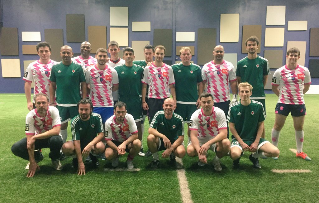 SFParisRugby's tweet photo. Petite soirée #foot entre #colocs à #JeanBouin ! La prochaine en mode #rugby @RedStarFC ? 😆 ⚽ #SFPRED #SFParis https://t.co/wgOeesK0BR