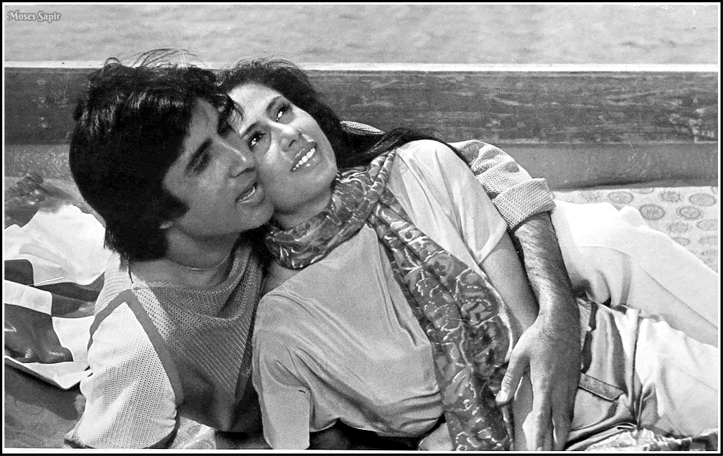 SrBachchan's tweet photo. T 2413 - Birth anniversary of Smita Patil .. worked with her in Shakti and Namak Halal .. a special lady ! A considerate friend !! https://t.co/DhZDoSCdjo