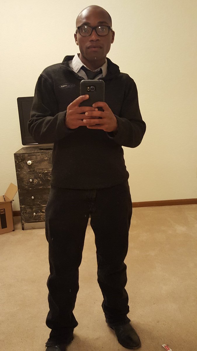 brothadiesel's tweet photo. Excuse thw dirty mirror #uglystatus #businesscasual https://t.co/iu9XBz5Egg