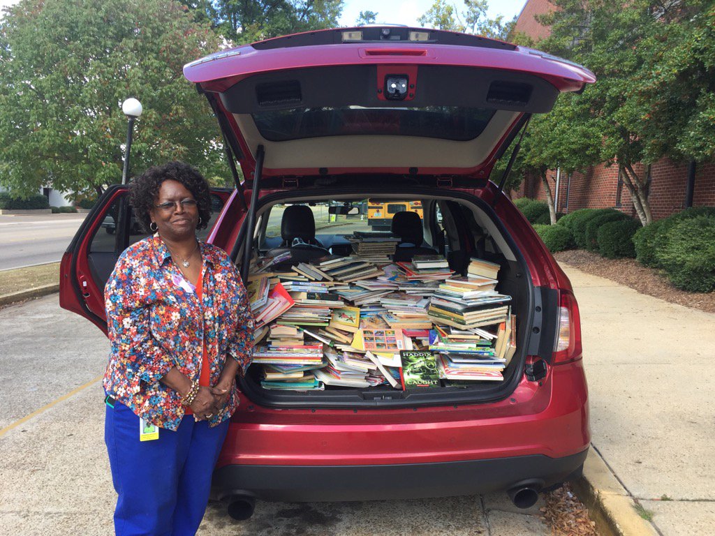 Witty64's tweet photo. Thanks Ms. Rhodes & Milam for collecting 1360+ books for @Emmae349 #SRproject group @tupeloschools #boys&girlsclub https://t.co/A8ErAV9ULz