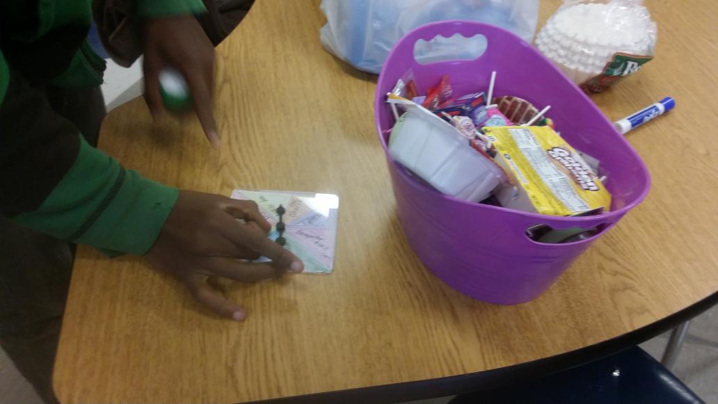 barthelld's tweet image. MID class @WoodlandVoice doing ratios! #incentives4learning @BFGaskins @jasonjstamper @DaraJonesWilson @FCiAchieve