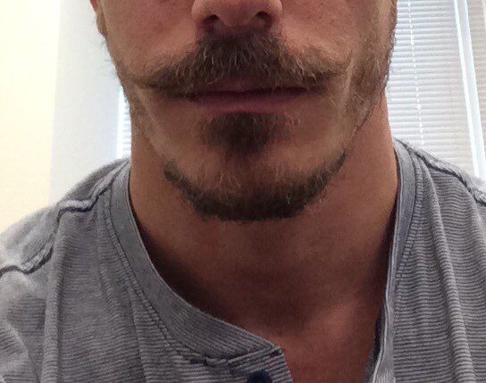 JoseMa on Twitter: "@DocTops15 DocTops muestra la mitad de su cara en vivo y en directo" /