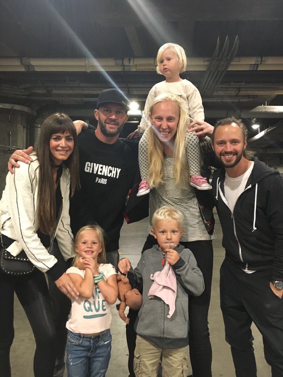 AnnWauters12's tweet photo. Thanks for the belgian support yesterday. @jelle_van_damme @Astridbryan @bramski_beat #onemorechanceonthursday #gosparks https://t.co/20hwUuydO3