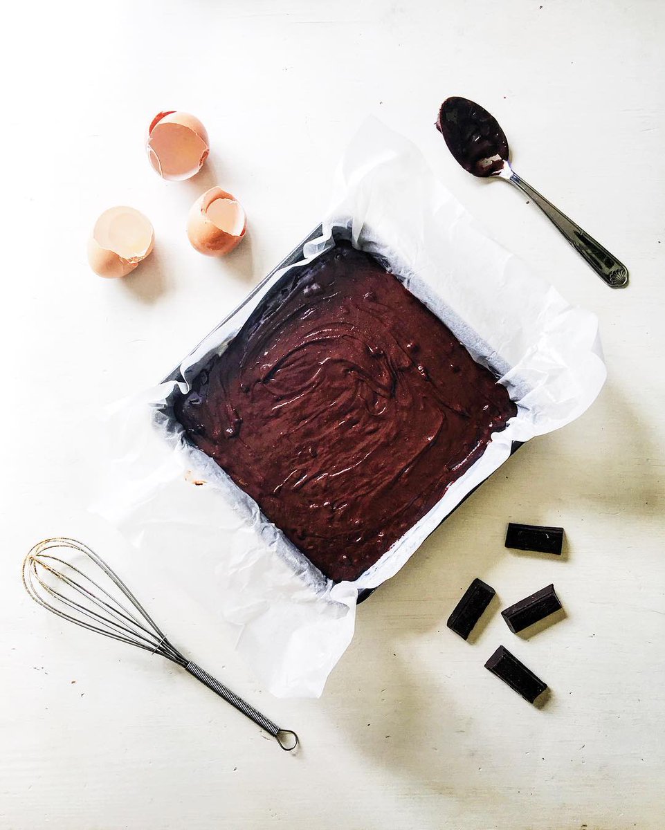 #Brownies in the making to bring to work tomorrow ! 😁  #foodphotography bit.ly/2dVAyu5