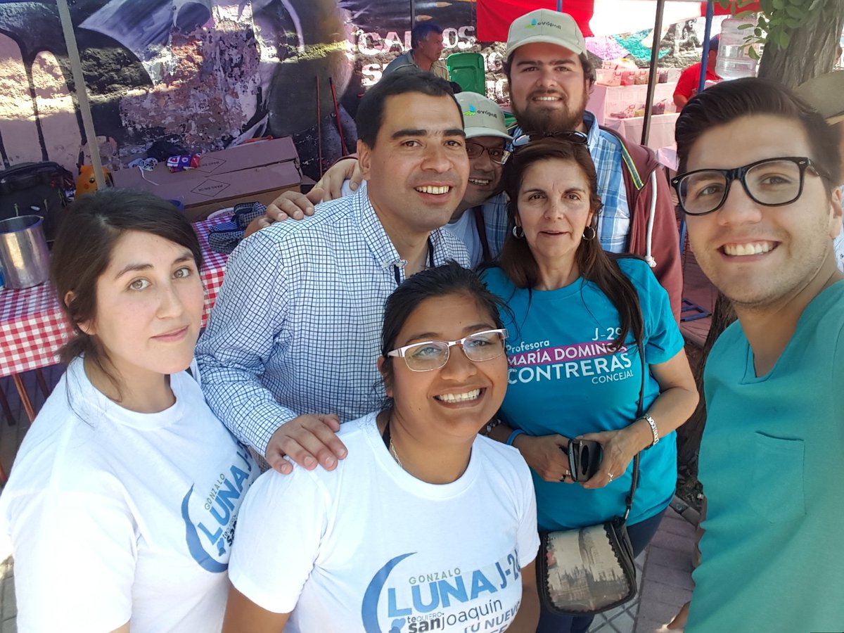 panchosainz_'s tweet photo. Hoy en La Legua acompañando a nuestros candidatos de San Joaquín en una gran porotada junto a los vecinos https://t.co/dNFLet3YCa