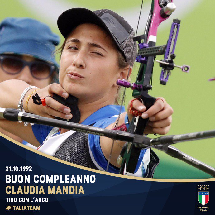 ItaliaTeam_it's tweet photo. Buon compleanno a @ClaudiaMandia! 🎊🎉🎂 Per lei @Rio2016 ha rappresentato la prima esperienza olimpica! 👍🇮🇹 @FitarcoItalia #ItaliaTeam https://t.co/at93OubGmD