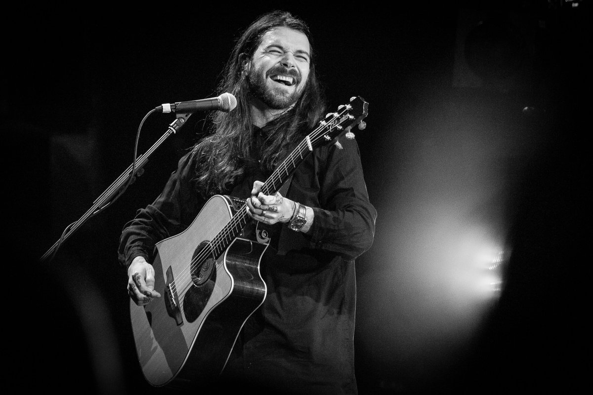 JSaunders_Photo's tweet image. @BiffyClyro @Rosetheatre @banquetrecords Pt.2