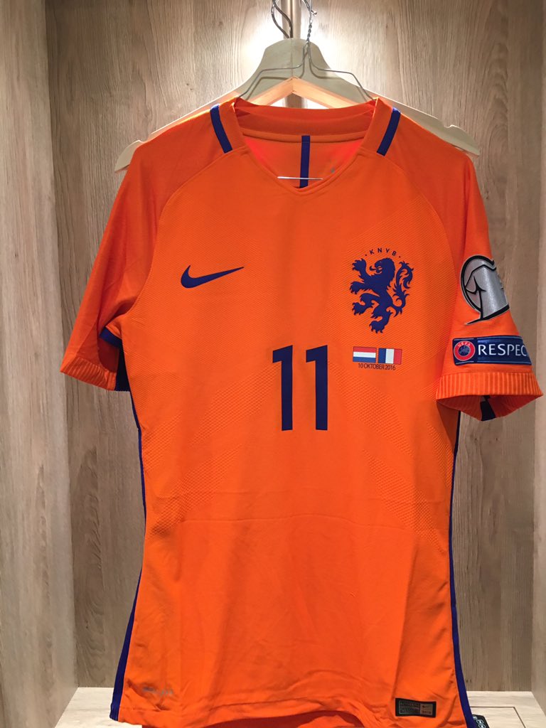 Nederlands in oranje tricot, tenue voor Bleus'