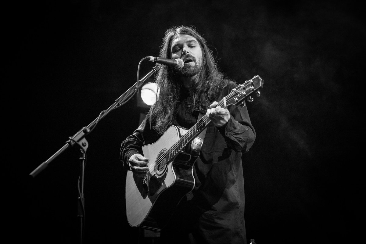 JSaunders_Photo's tweet image. @BiffyClyro @Rosetheatre @banquetrecords Pt.1