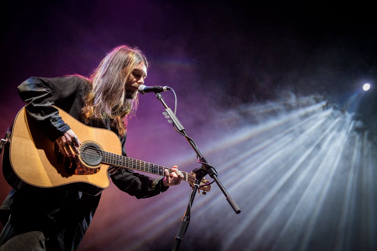 JSaunders_Photo's tweet image. @BiffyClyro @Rosetheatre @banquetrecords Pt.1