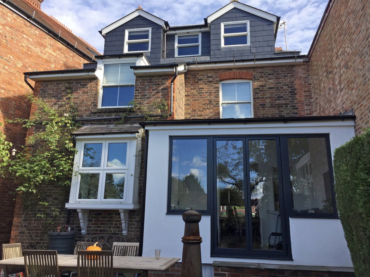 MarkProCleaning's tweet photo. Windows and Veluxes sparkling again! #windowcleaning #TunbridgeWells #Kent #waterfedpole @UngerUK @VELUXGBI #MarkProCleaning https://t.co/OzdpiBEE1f