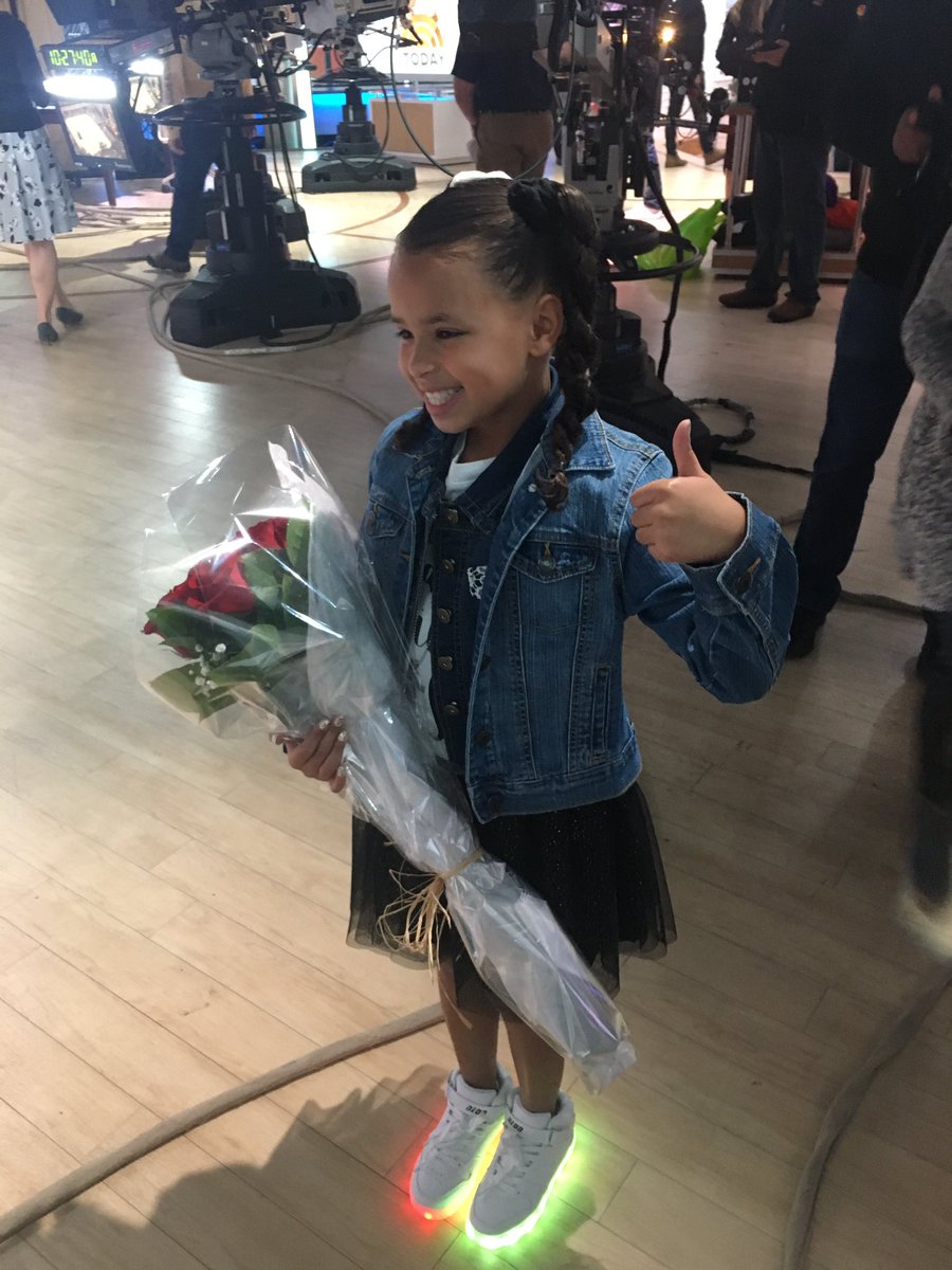 glamtam80's tweet photo. Proud to announce Ariana Gentry as the first ever #PresidentofPlay thanks for making this announcement so special @klgandhoda @ToysRUsNews https://t.co/JfhKBPVYPd
