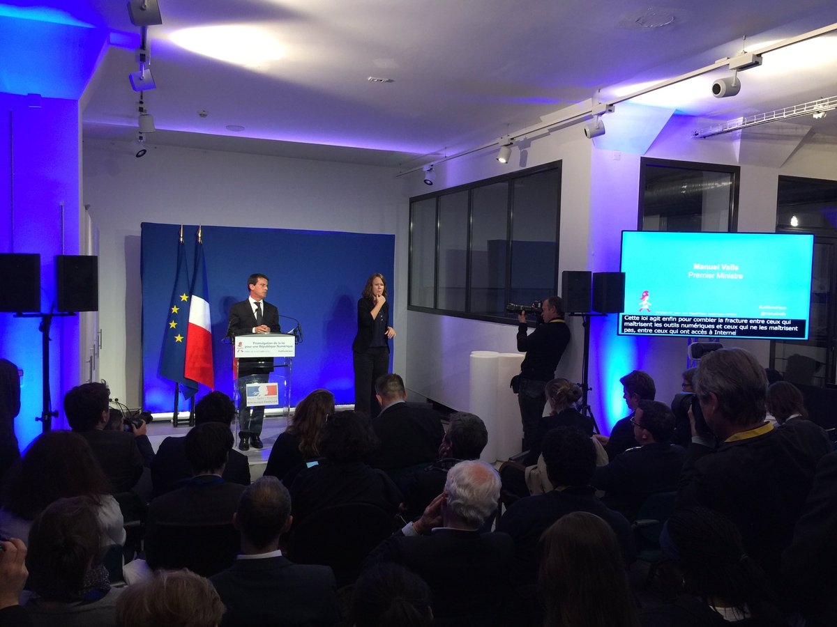 The French prime minister <a href="/manuelvalls/">Moi yé mapel</a> speaking of #biohackers at <a href="/LaPaillasse/">La Paillasse</a>. That's it. I can retire!