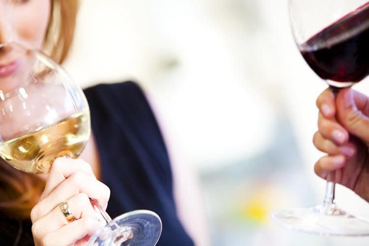 DGastronomia's tweet photo. Diez saludables razones para disfrutar del vino moderadamente https://t.co/uK9Y0a76dS https://t.co/gVkc4hmqPy