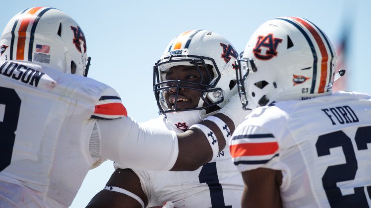 AUGoldMine's tweet photo. Auburn returns to the Top 25 in AP poll. Read about it: https://t.co/no4LhL4Vzj https://t.co/0RKbtNeDrt