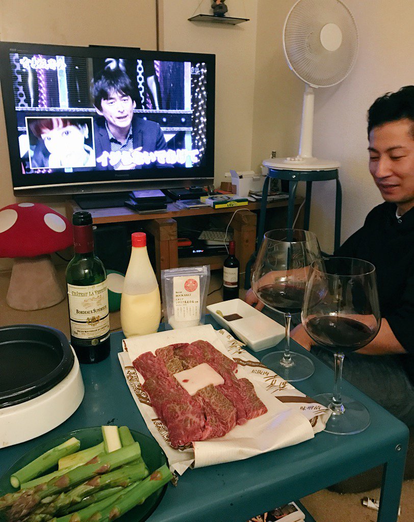 Tabooone's tweet photo. こいつ今日誕生日なんだってよ… #nobuo  #birgin #matsuzaka #beef https://t.co/q3GvReMnGJ